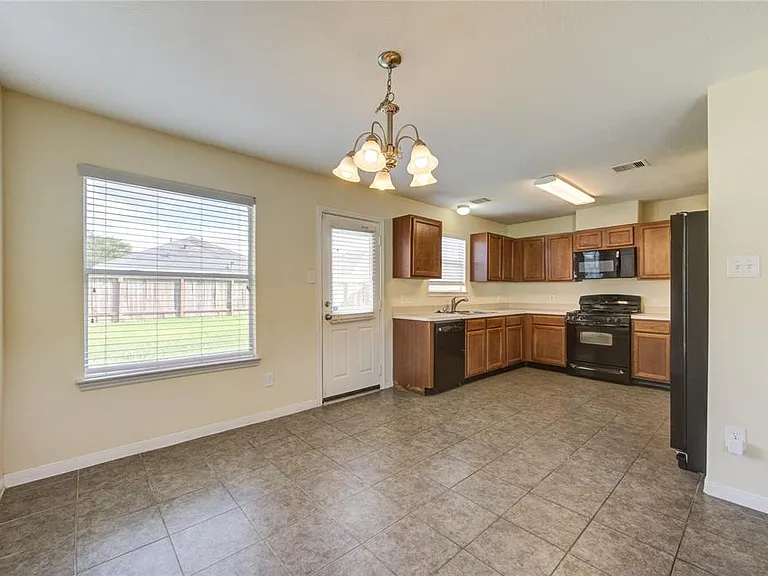 1403 Baychester Ln — Photo 7