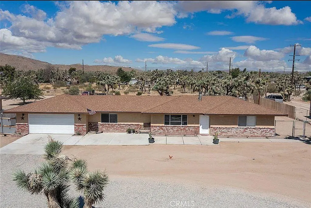 5010 Paradise View Rd — Photo 2