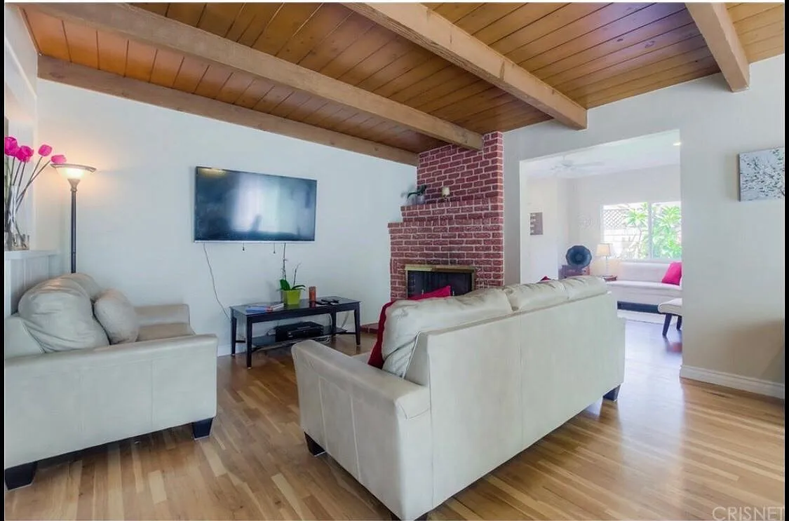 1 bed, 250 sqft, $1,199 — Photo 4