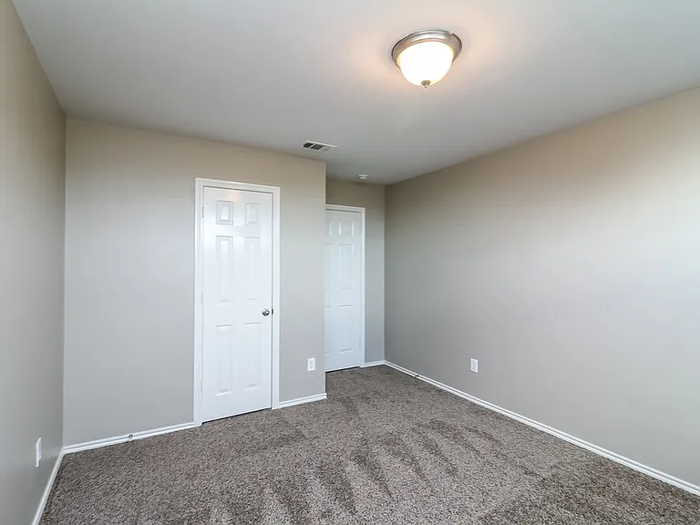 1204 Seneca Pl — Photo 15