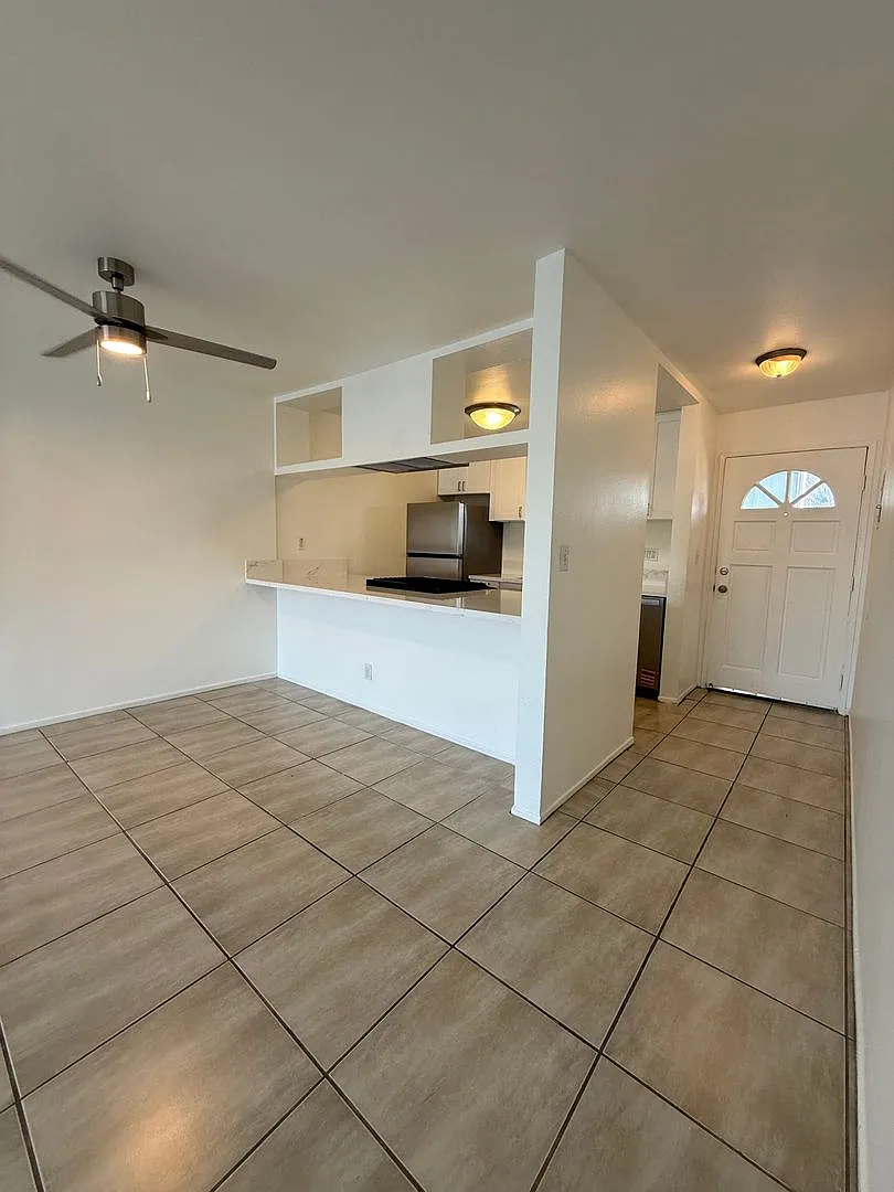 Building Photo - 755 Gaviota Ave