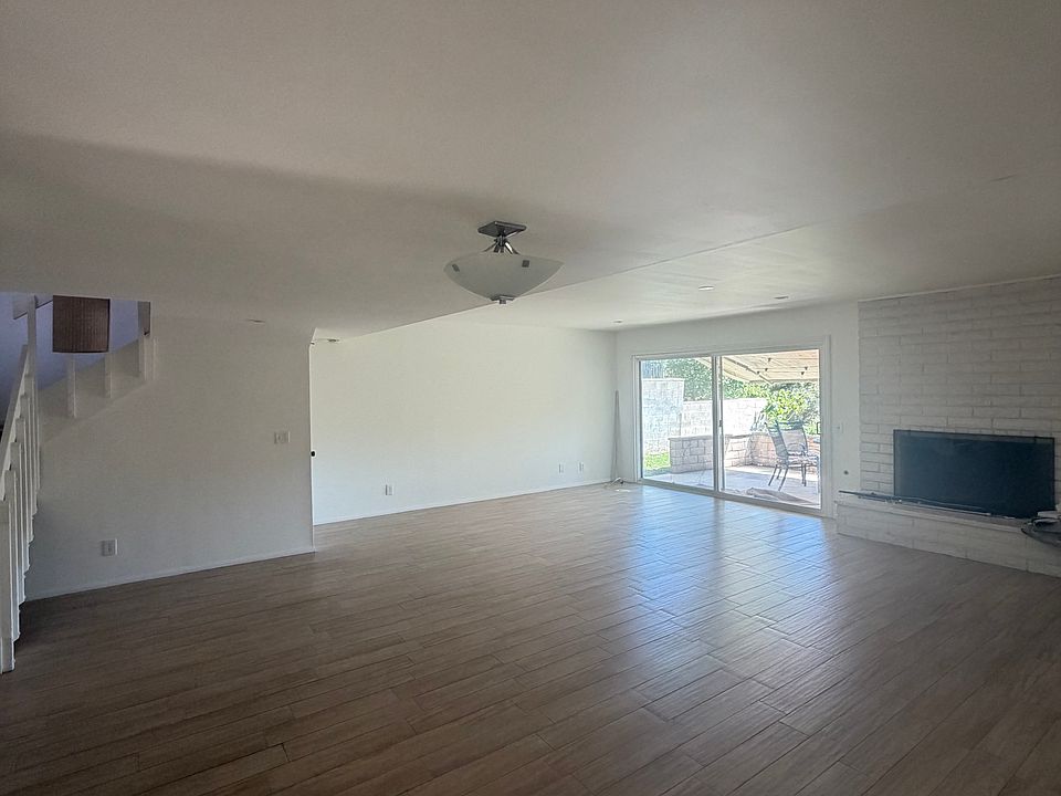 1st image of 1110 Central Ave