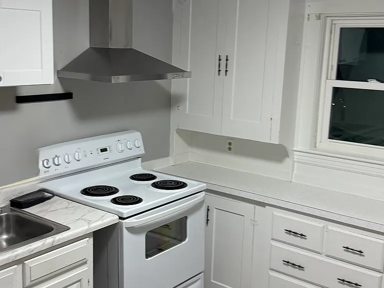 374 Concord St #2 — Photo 4