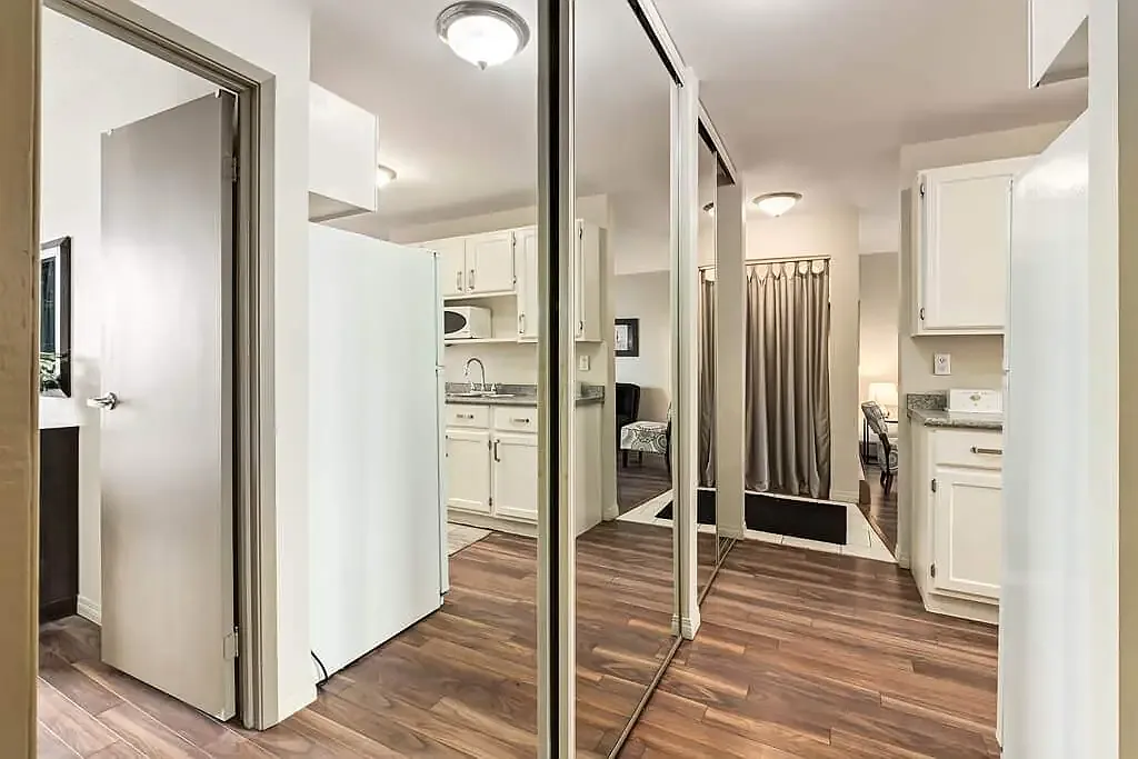 Bankview Vista — Photo 1