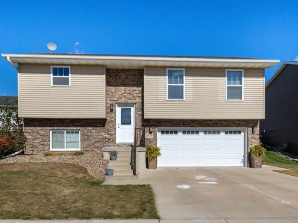 2075 Cobalt Ct, Dubuque, IA 52001