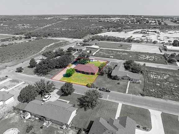 2nd image of 208 Quail Run