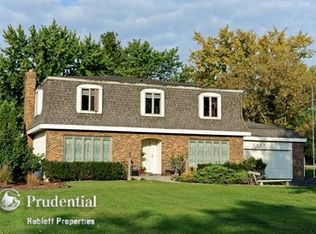 2229 Shannondale Dr, Libertyville, IL