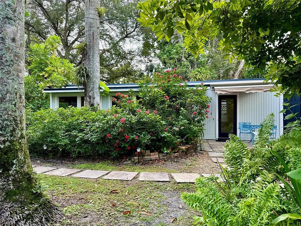 1 bed, 1.0 bath, 600 sqft, $2,400 — Photo 1