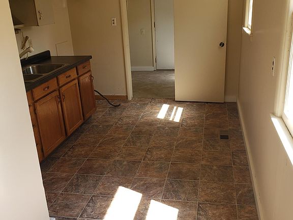 2nd image of 3805 Marmion Ave