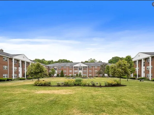 11 Old Colony Ln APT 7, Arlington, MA 02476