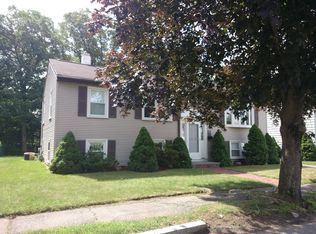 14 Cedarcrest Cir, West Roxbury, MA 02132