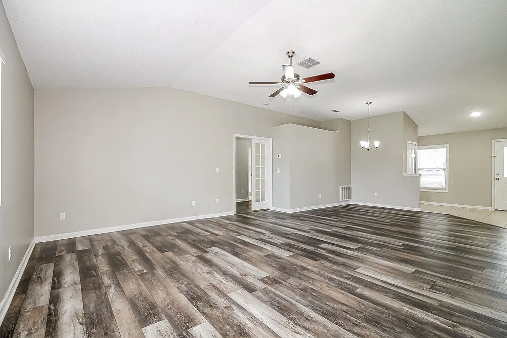 4 bed, 2.0 bath, 2164 sqft, $4,490 — Photo 4