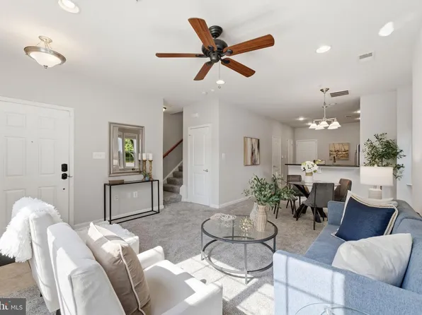 22661 Settlers Trail Ter, Ashburn, VA 20148