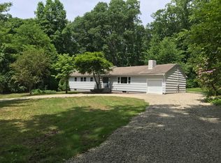 22 Linabury Ln, Chester, NJ 07930
