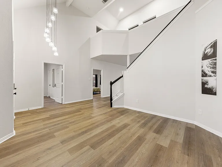 Baccarat Dr — Photo 6