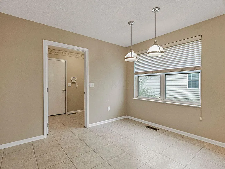 2691 Abbey Knoll Dr — Photo 8