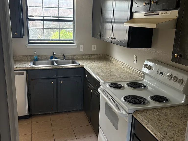 1022 Bland Dr — Photo 7
