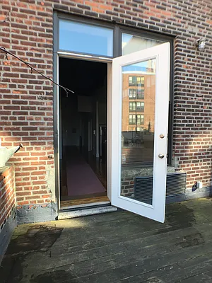 Rented by City Vista Inc | media 27