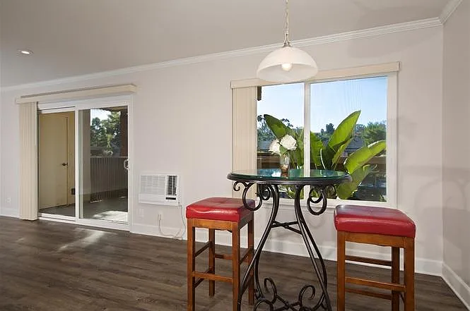 8571 Villa La Jolla Dr #I — Photo 1