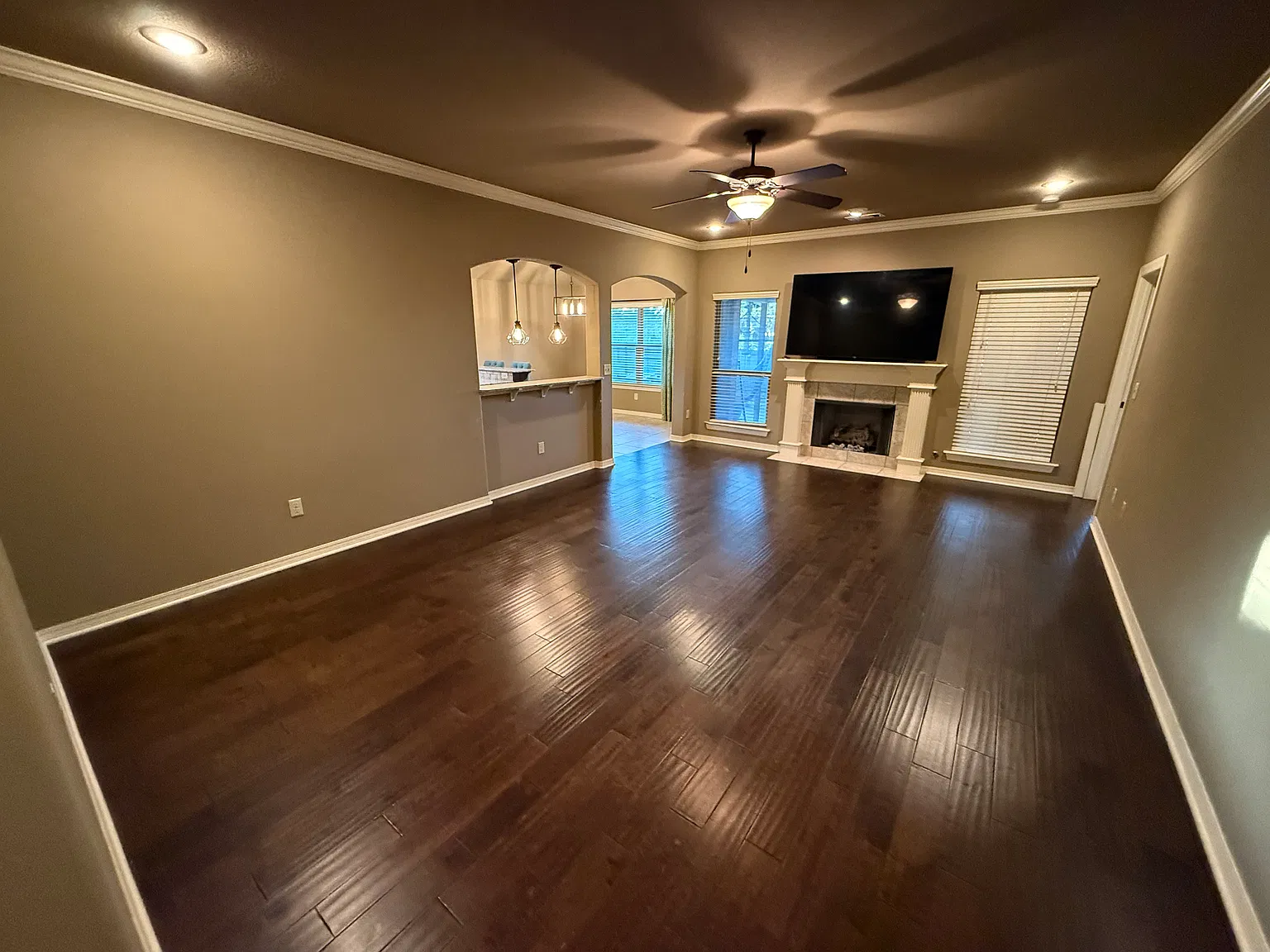 3 bed, 1472 sqft, $1,850 — Photo 3