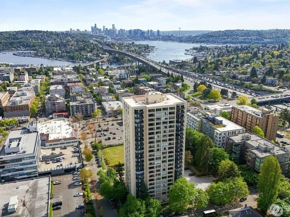 4540 8th Avenue NE #1605, Seattle, WA 98105