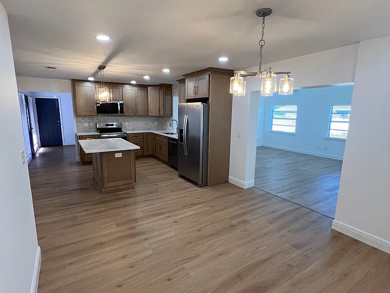 8172 Sanibel Blvd — Photo 2