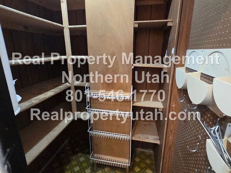1487 Adams Ave — Photo 6