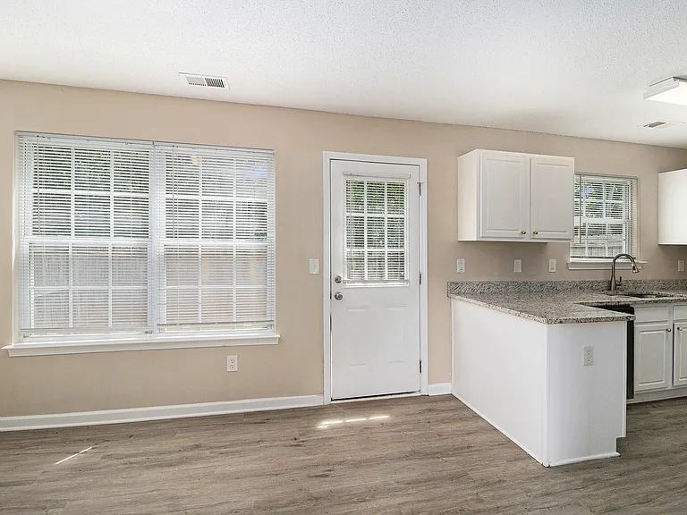 128 Prity Ct — Photo 8