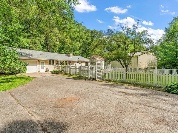 1051 Planet Ct, Porter, IN 46304