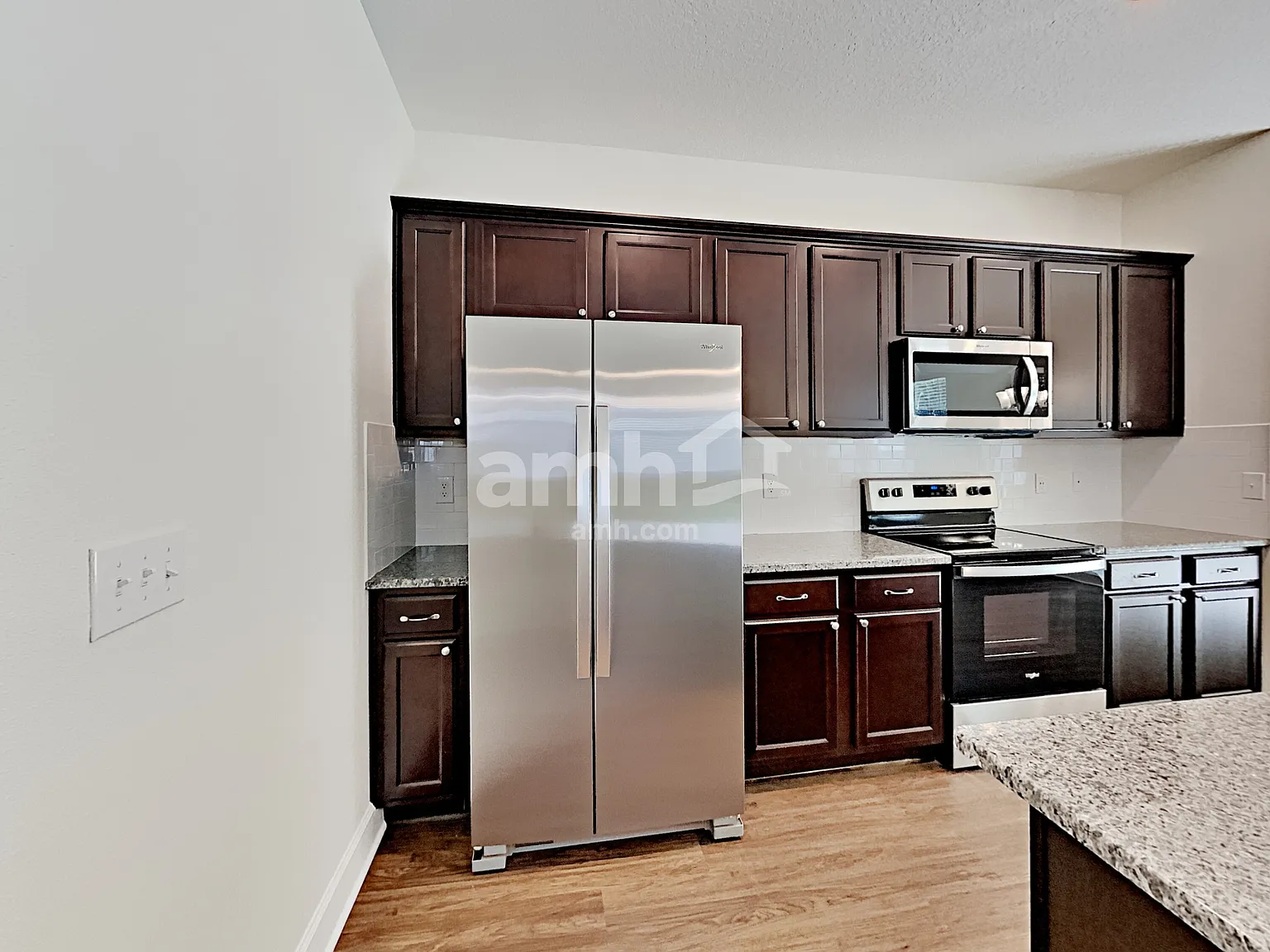 4 bed, 2.5 bath, 1977 sqft, $2,395 — Photo 3
