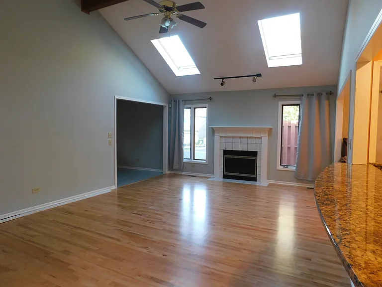16501 Nottingham Ct — Photo 2