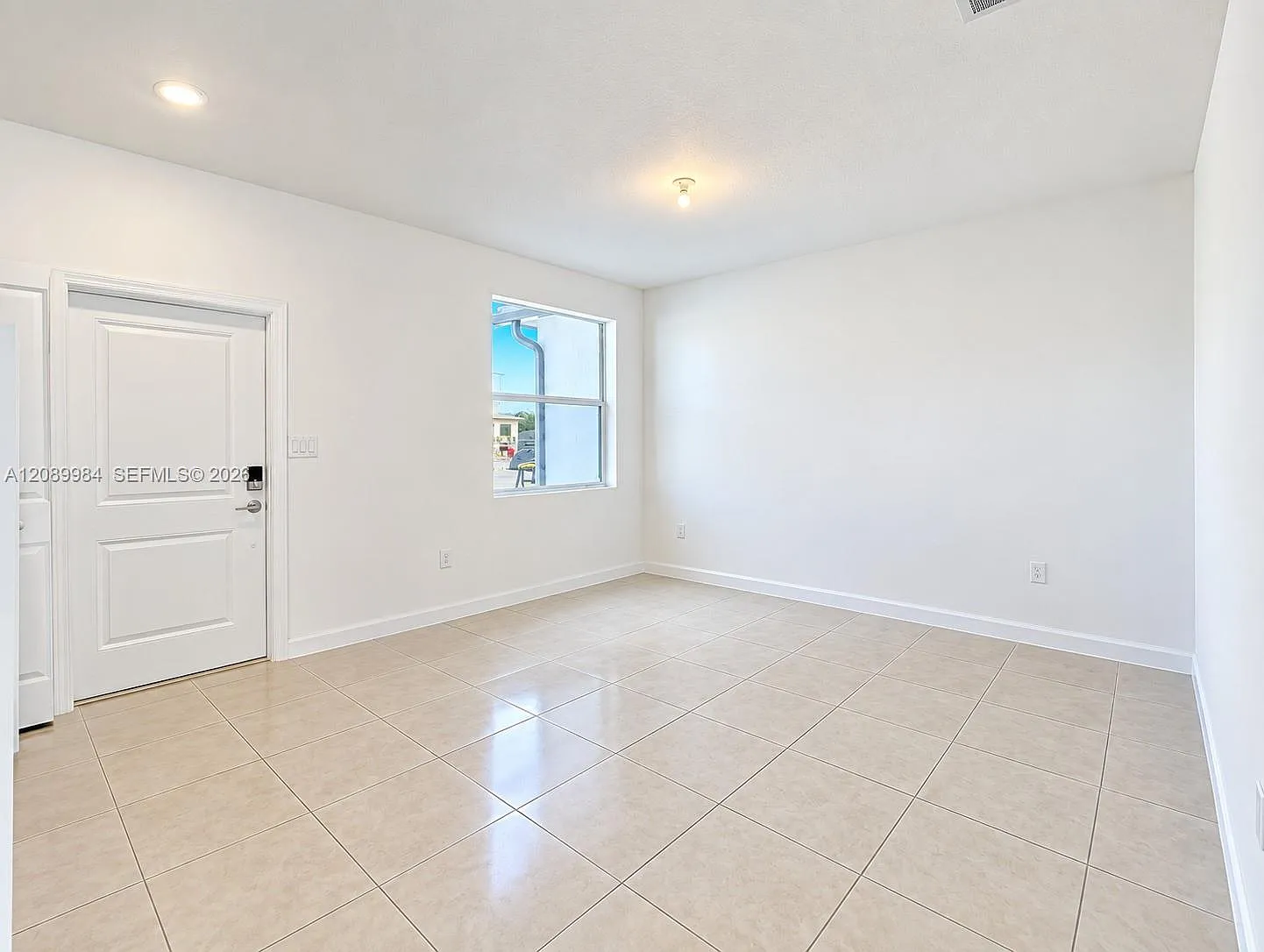 3 bed, 2.5 bath, 1393 sqft, $2,500 — Photo 4