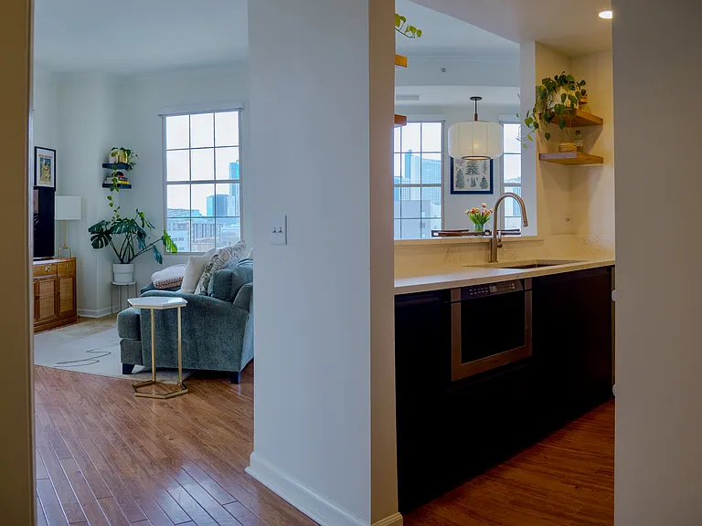 475 W 12th Ave #6D — Photo 3