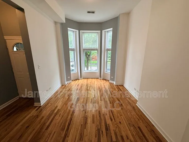 2213 W Washington Blvd #2F — Photo 2