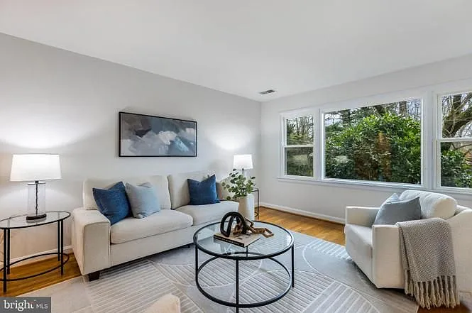 6222 Beachway Dr — Photo 3