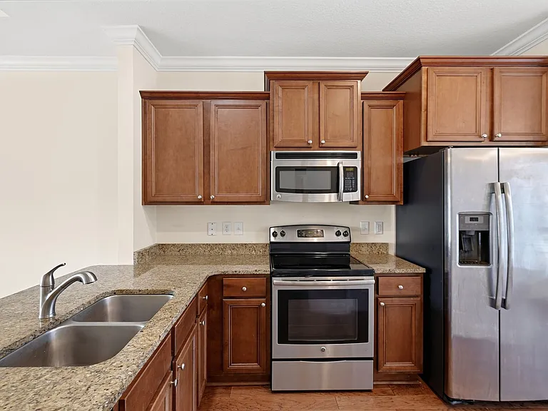 4805 Stellata Ln — Photo 6