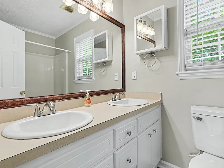 200 Waterford Dr — Photo 17