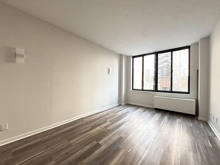 3111 Ocean Pkwy #2H — Photo 5