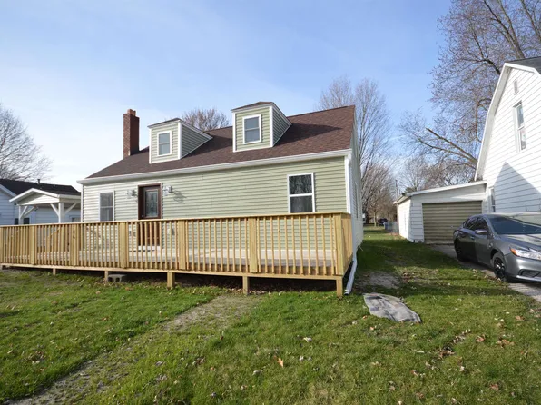 706 Jackson St, Walkerton, IN 46574