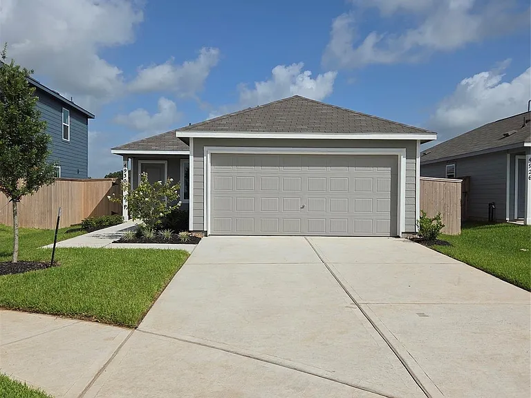 4930 Valencia Frst — Photo 1