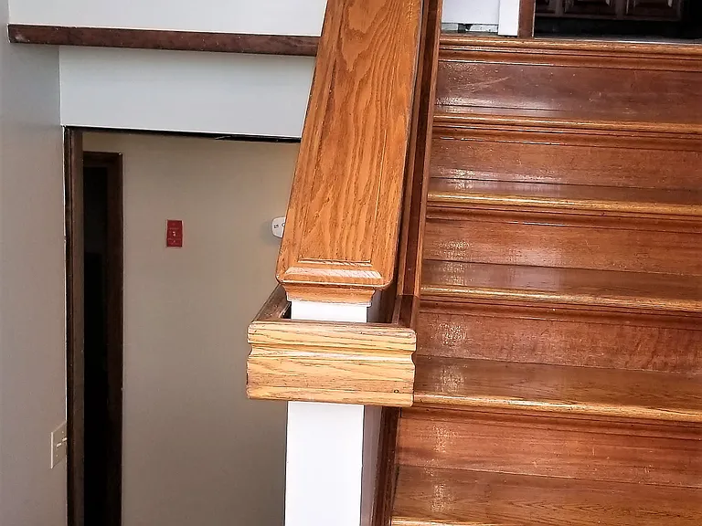 stairs to lower level