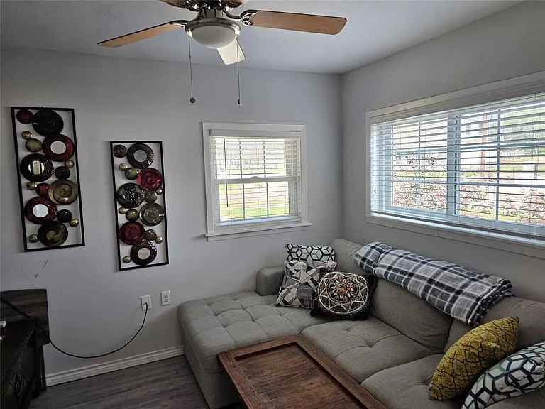 503 Lakeland Dr — Photo 8