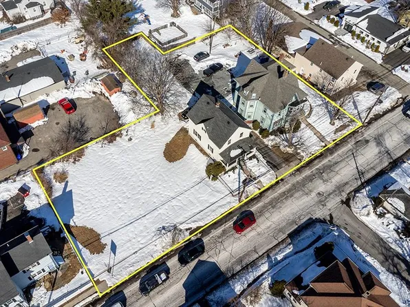 388-384 Child St, Warren, RI 02885