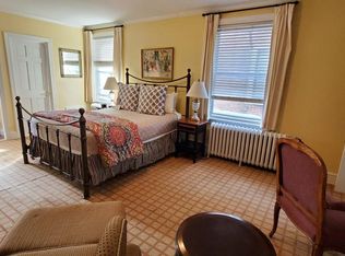 1806 Pine St #3R, Philadelphia, PA 19103