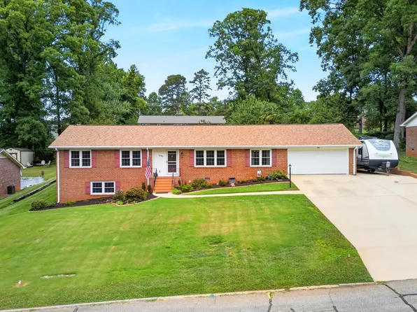208 Holly Rd, Taylors, SC 29687
