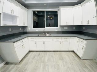 1613 E 90th St, Los Angeles, CA 90002