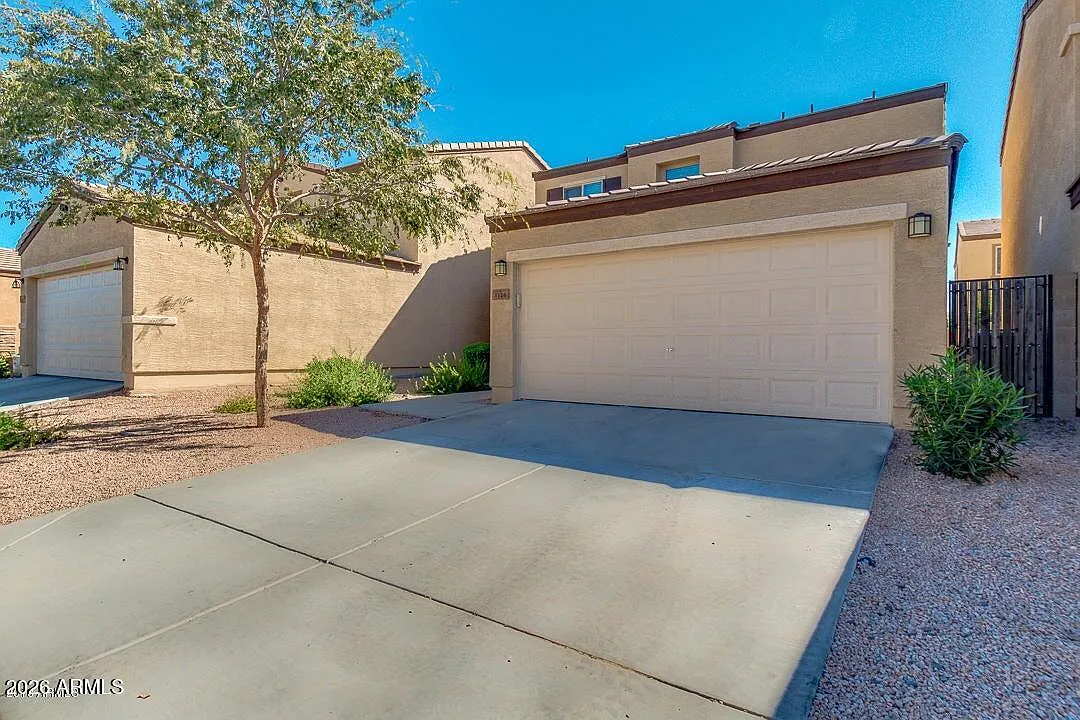 3 bed, 2.5 bath, 1560 sqft, $2,050 — Photo 3