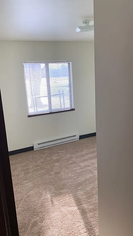 3 bed, 1.5 bath, $951 — Photo 2