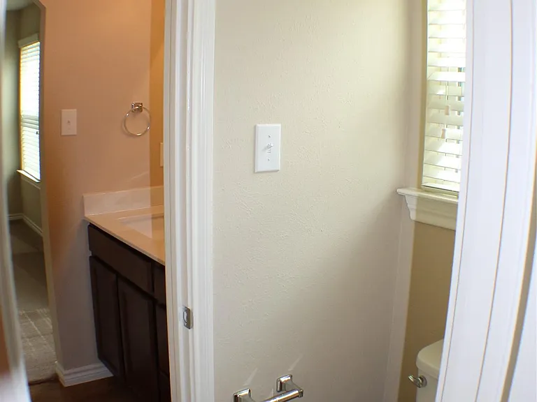 12711 Rampart St — Photo 15