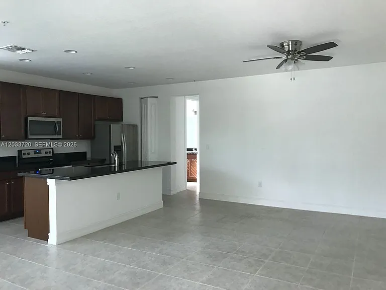 11324 SW 15th St #11324 — Photo 11